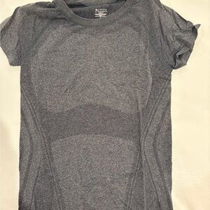 Athleta gray shirt
